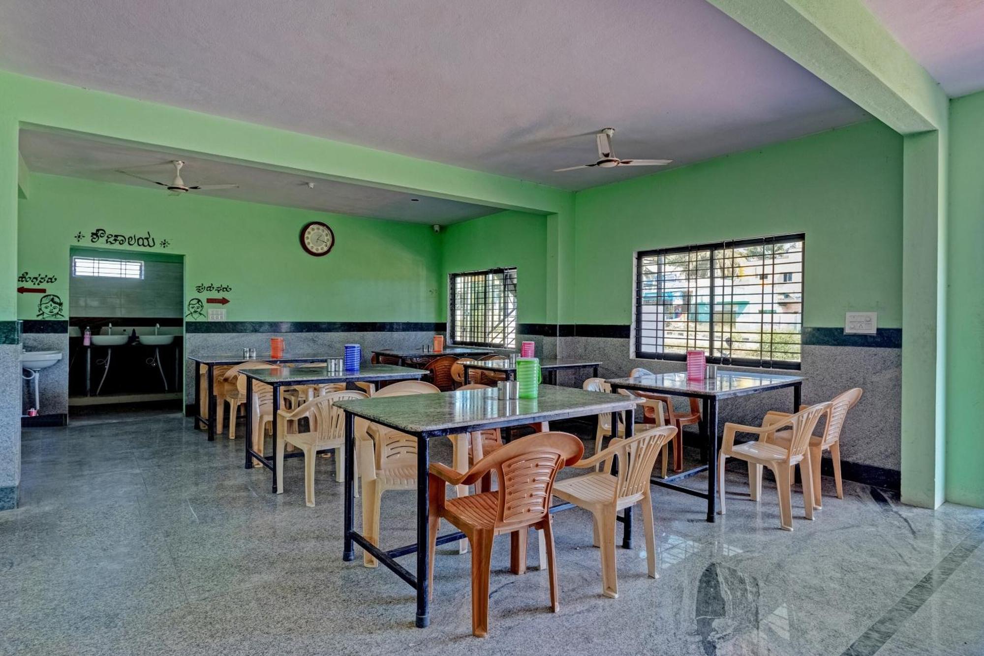 Spot On B R Comforts Krs Back Water Hotel Hosa Kannambadi Bagian luar foto